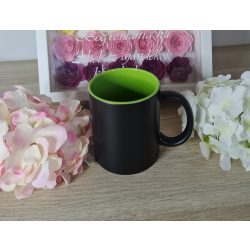   Egyedi kerámia hőre változó bögre világos zöld belsővel matt fekete